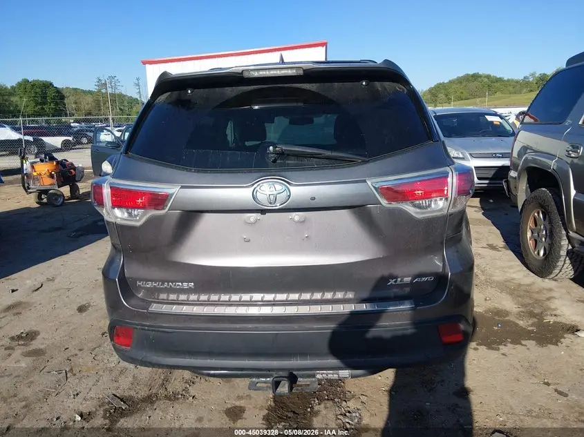 2016 TOYOTA HIGHLANDER XLE V6