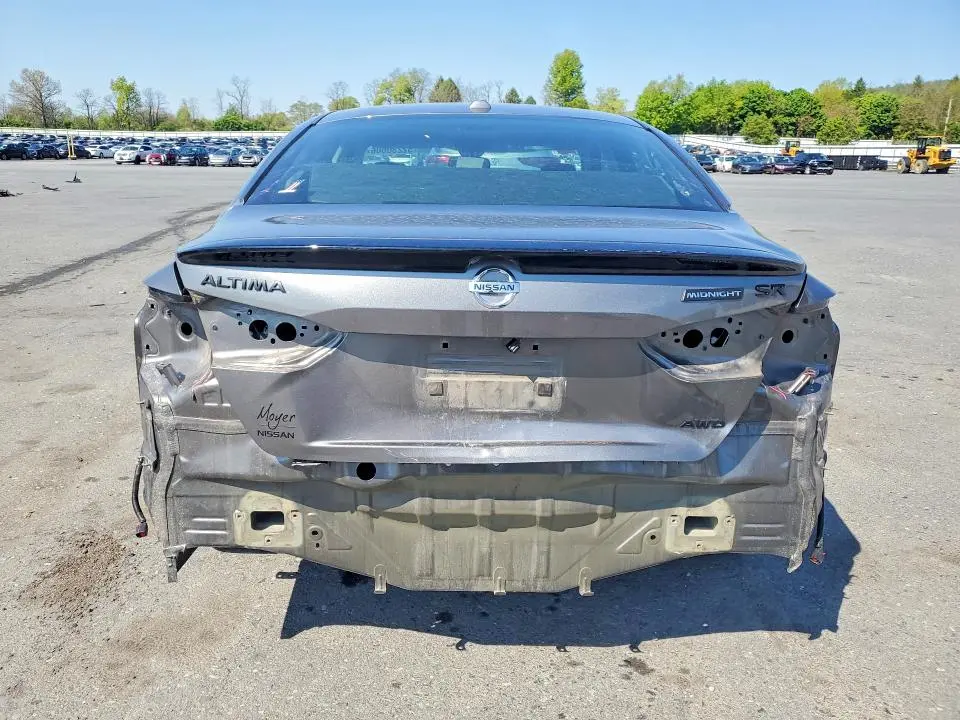 2022 NISSAN ALTIMA SR  