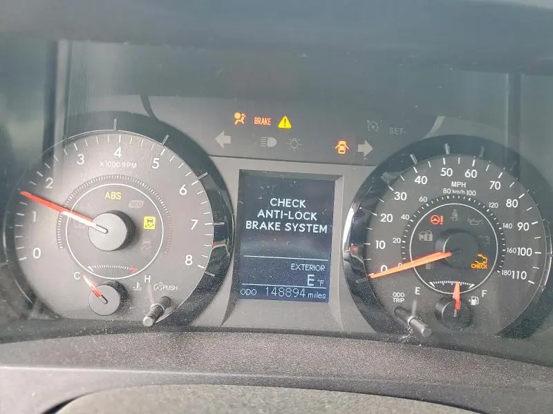 2016 TOYOTA SIENNA LE  