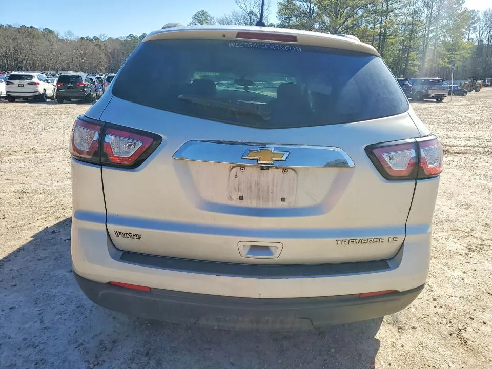 2016 CHEVROLET TRAVERSE LS  