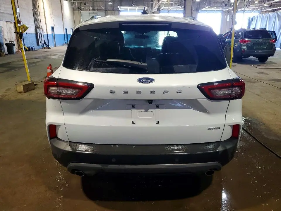 2025 FORD ESCAPE ST LINE  