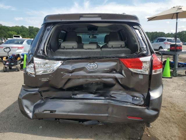 2013 TOYOTA SIENNA LE