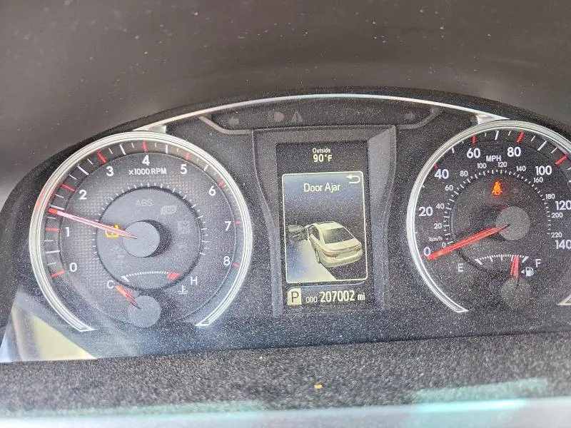 2015 TOYOTA CAMRY SE  