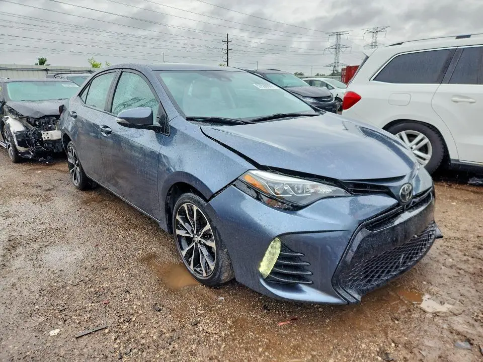 2017 TOYOTA COROLLA SE  