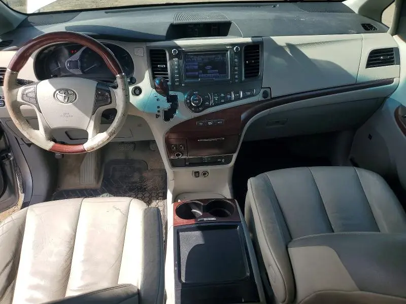 2011 TOYOTA SIENNA LIMITED 7-PASSENGER  