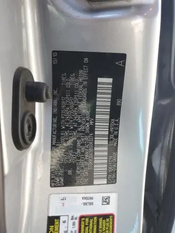 2011 TOYOTA SIENNA LE  