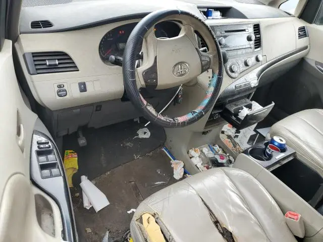 2011 TOYOTA SIENNA LE  