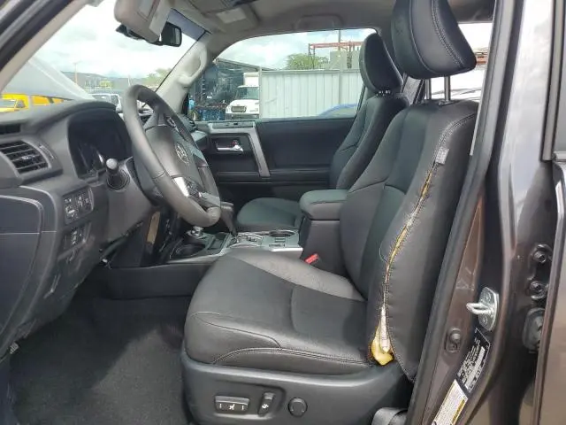 2023 TOYOTA 4RUNNER SE  