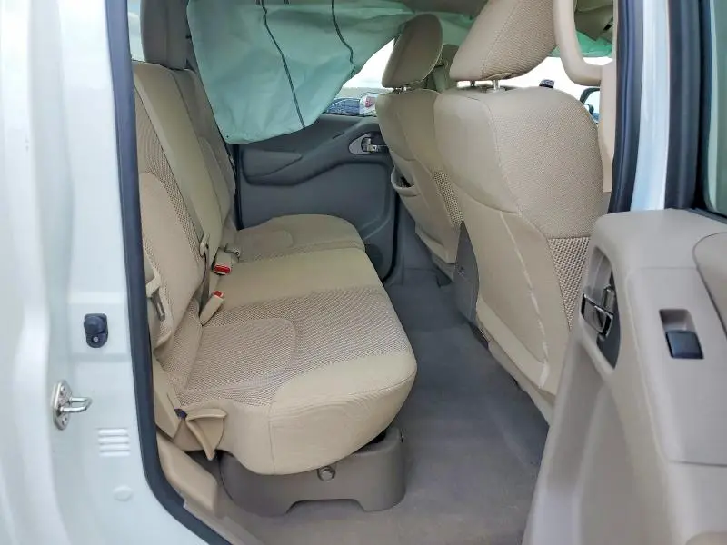 2018 NISSAN FRONTIER SV  