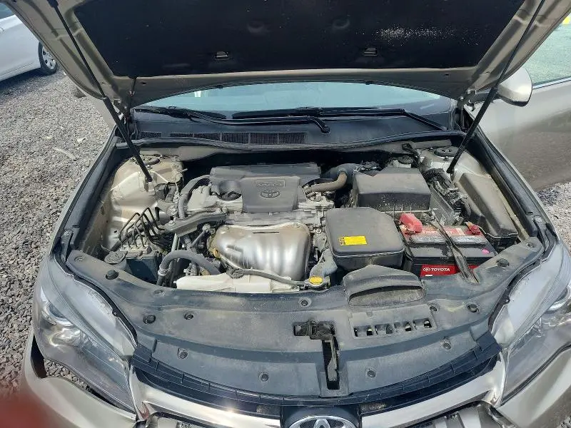2015 TOYOTA CAMRY SE  