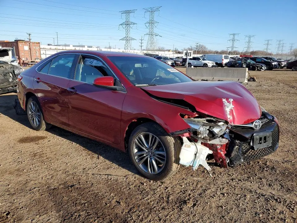 2015 TOYOTA CAMRY SE  