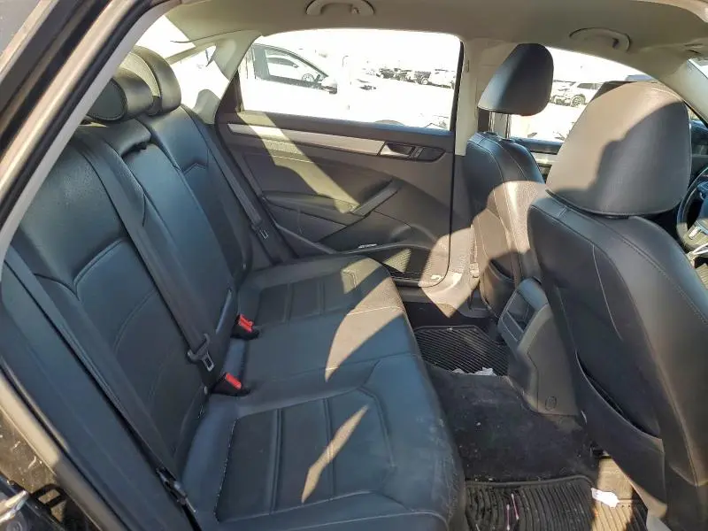 2015 VOLKSWAGEN PASSAT S  