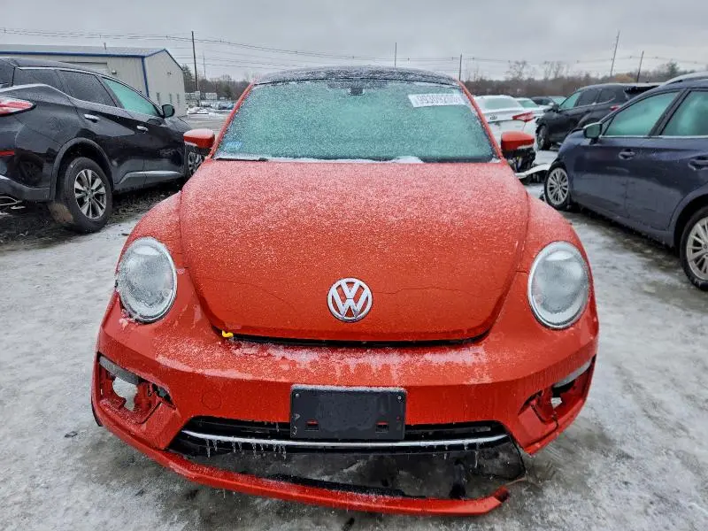 2019 VOLKSWAGEN BEETLE SE  