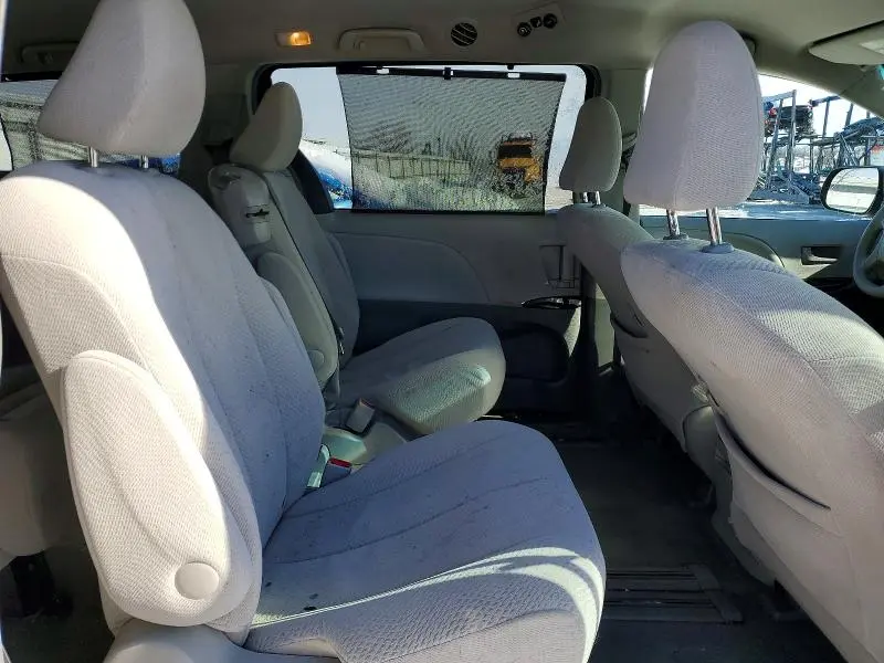 2012 TOYOTA SIENNA LE  
