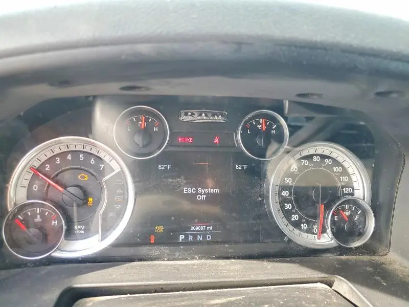 2015 RAM 1500 SLT  