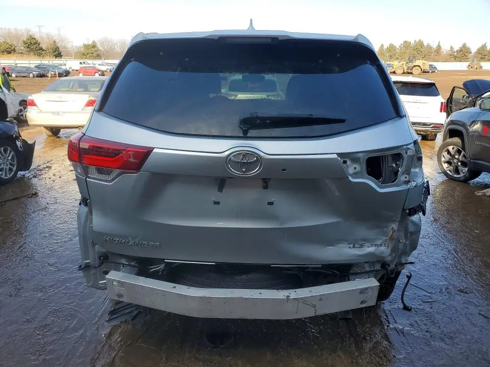 2018 TOYOTA HIGHLANDER XLE  