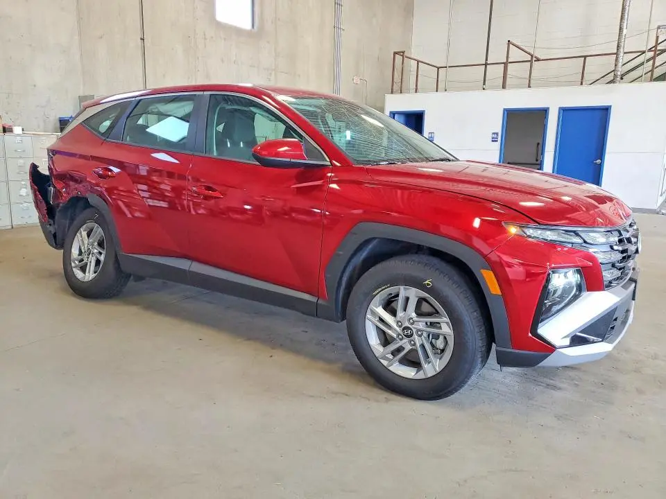 2025 HYUNDAI TUCSON SE  