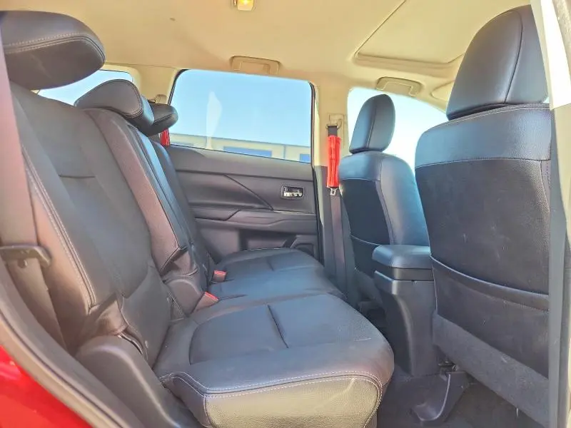 2017 MITSUBISHI OUTLANDER SE  