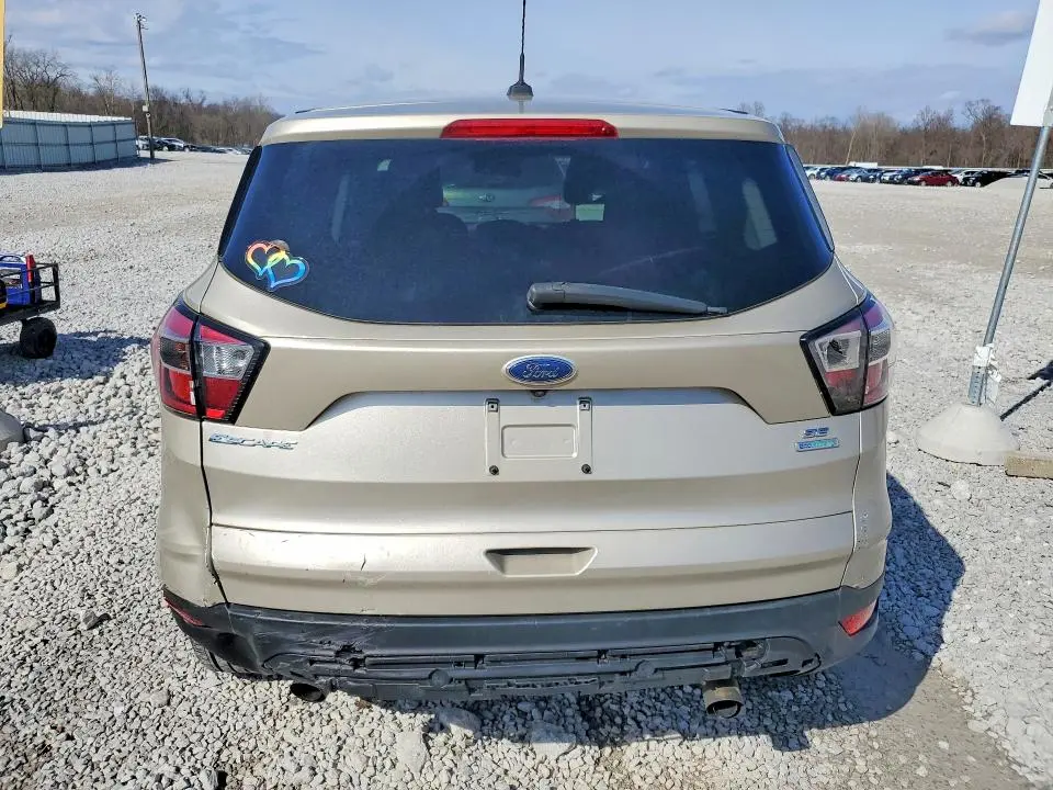 2017 FORD ESCAPE SE  