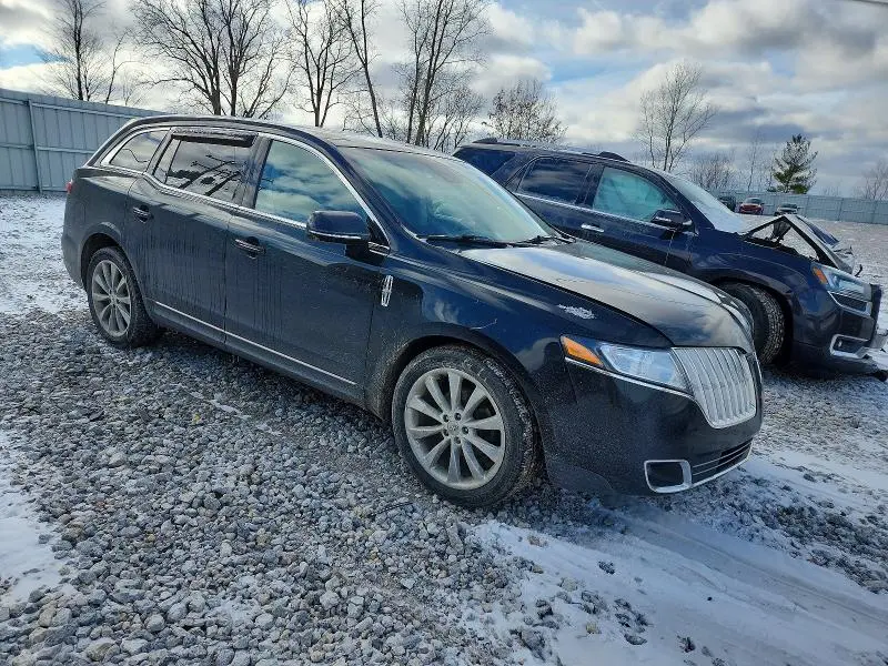 2011 LINCOLN MKT   