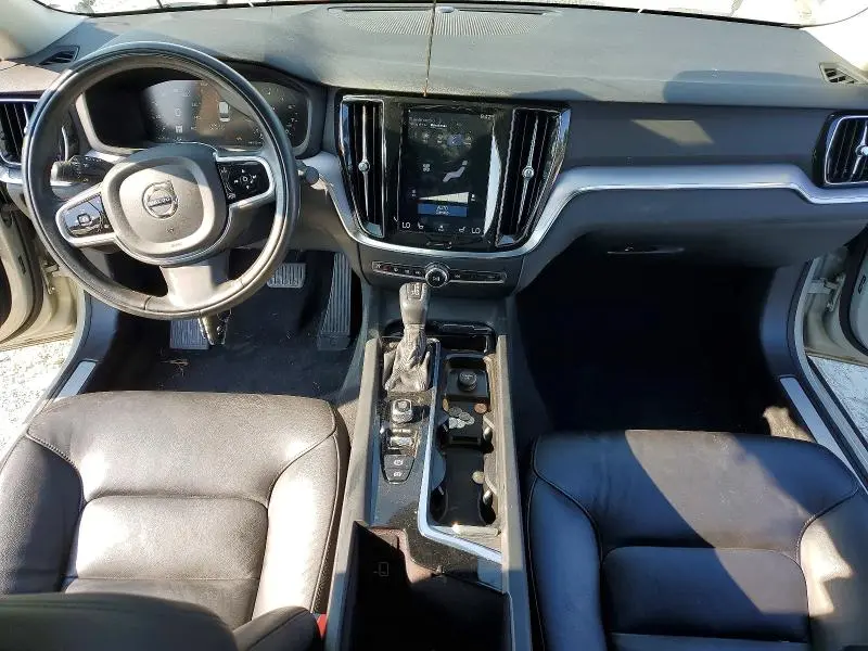 2020 VOLVO S60 T5 MOMENTUM  