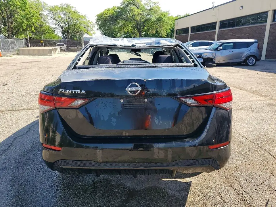 2025 NISSAN SENTRA SV  