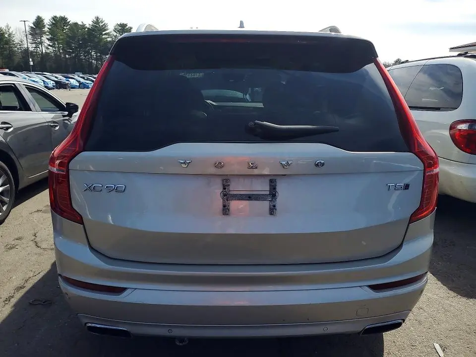 2016 VOLVO XC90 T5  