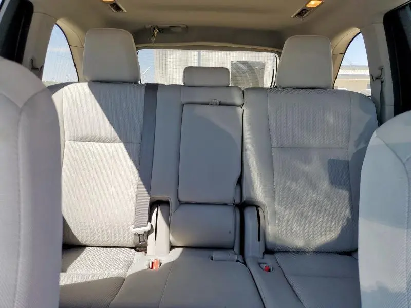 2018 TOYOTA HIGHLANDER LE  