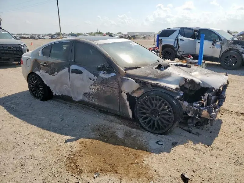 2019 JAGUAR XE PREMIUM  