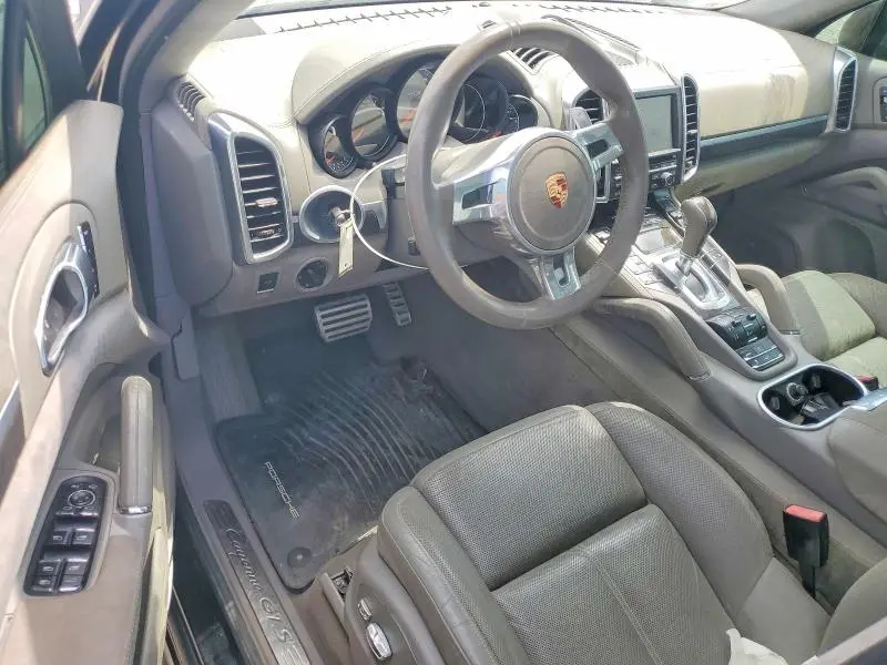 2013 PORSCHE CAYENNE GTS  