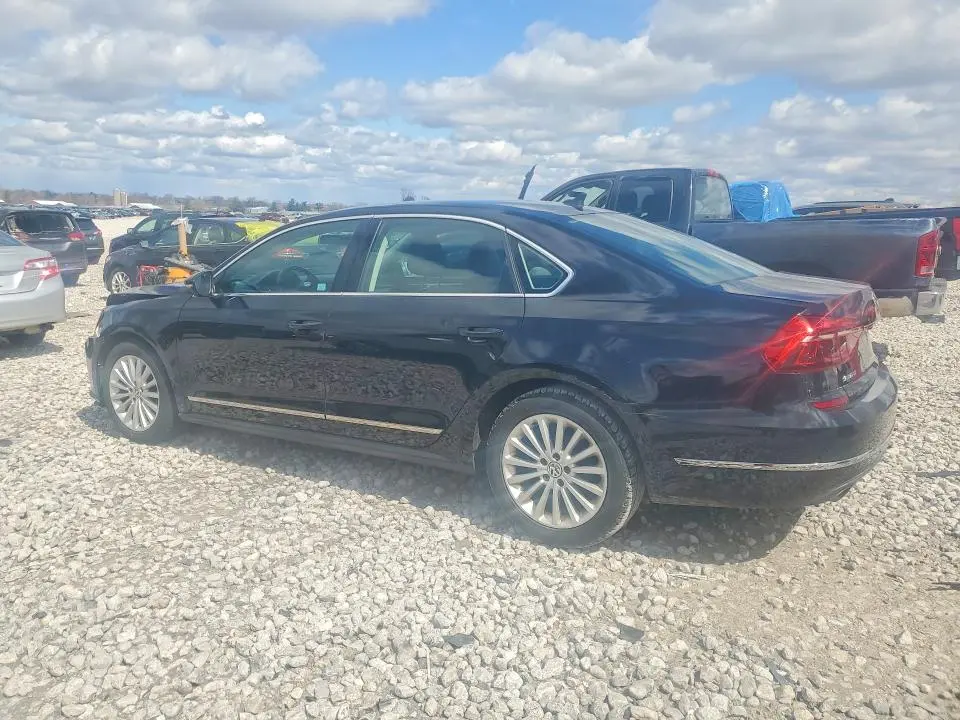 2017 VOLKSWAGEN PASSAT SE  