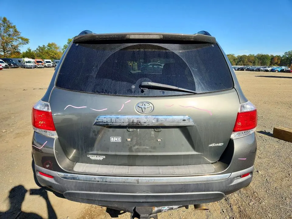 2011 TOYOTA HIGHLANDER LIMITED  