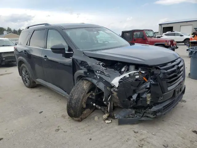 2024 NISSAN PATHFINDER SV  