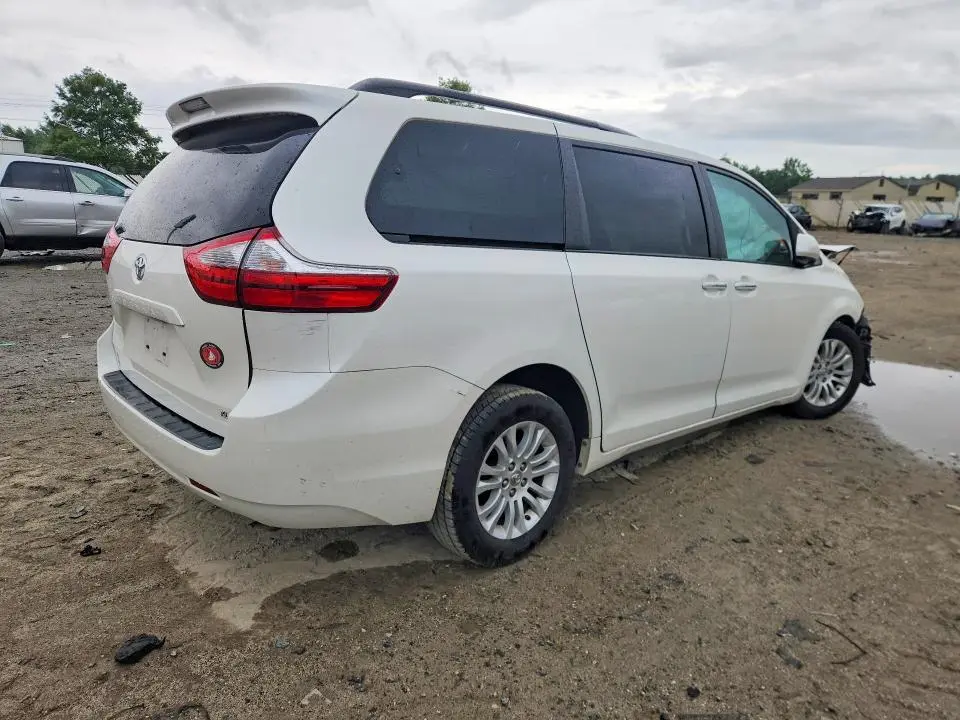 2017 TOYOTA SIENNA XLE 8-PASSENGER  