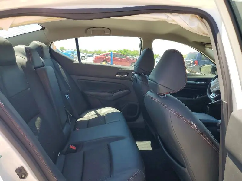2024 NISSAN ALTIMA SR  