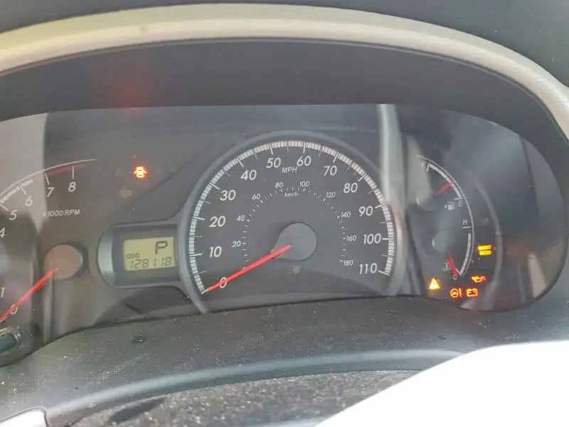 2013 TOYOTA SIENNA LE  