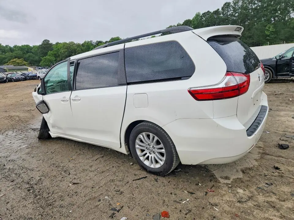 2017 TOYOTA SIENNA XLE 8-PASSENGER  
