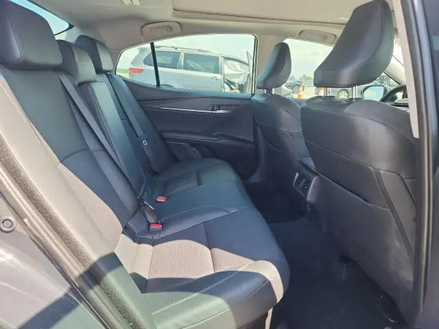 2025 TOYOTA CAMRY XLE  
