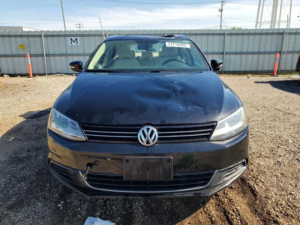 2014 VOLKSWAGEN JETTA SE  