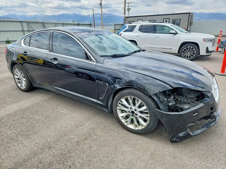 2013 JAGUAR XF   
