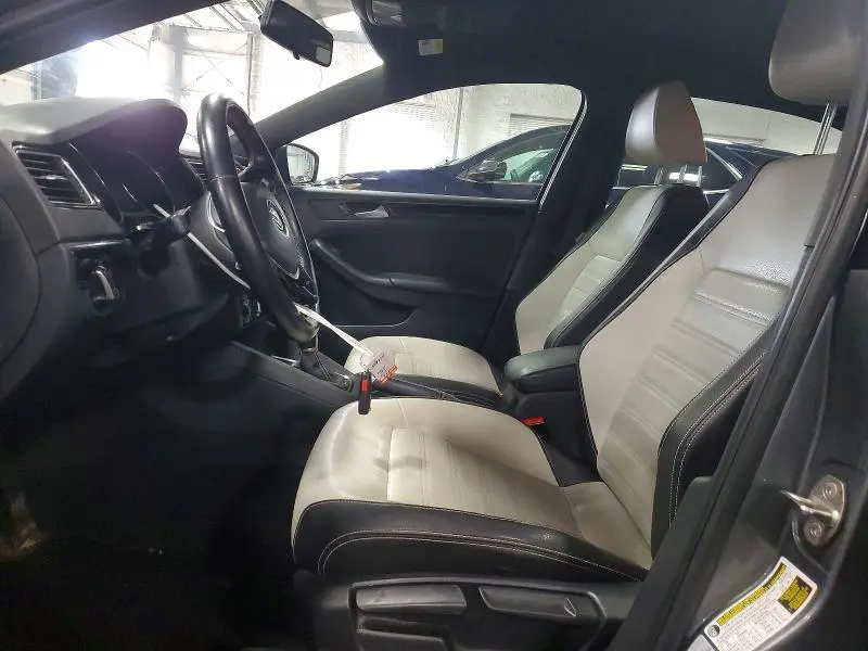 2015 VOLKSWAGEN JETTA SE  