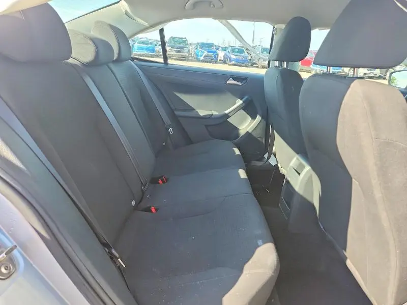 2015 VOLKSWAGEN JETTA BASE  