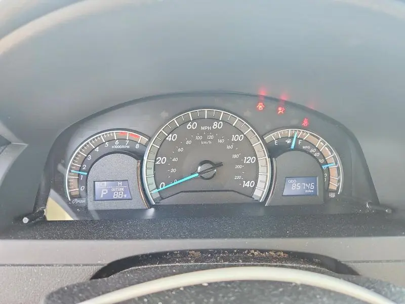 2012 TOYOTA CAMRY SE V6  