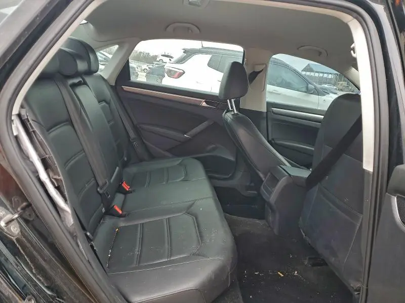 2016 VOLKSWAGEN PASSAT S  