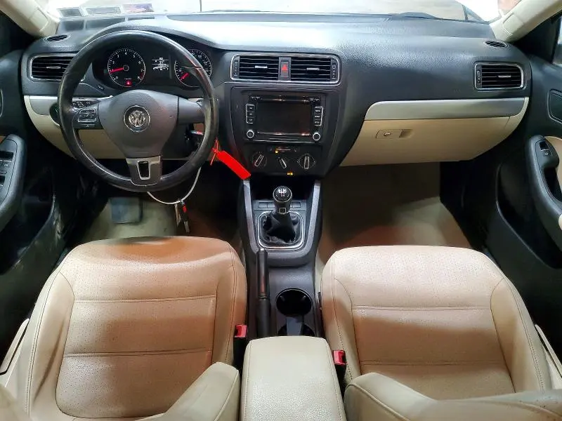 2013 VOLKSWAGEN JETTA SE  