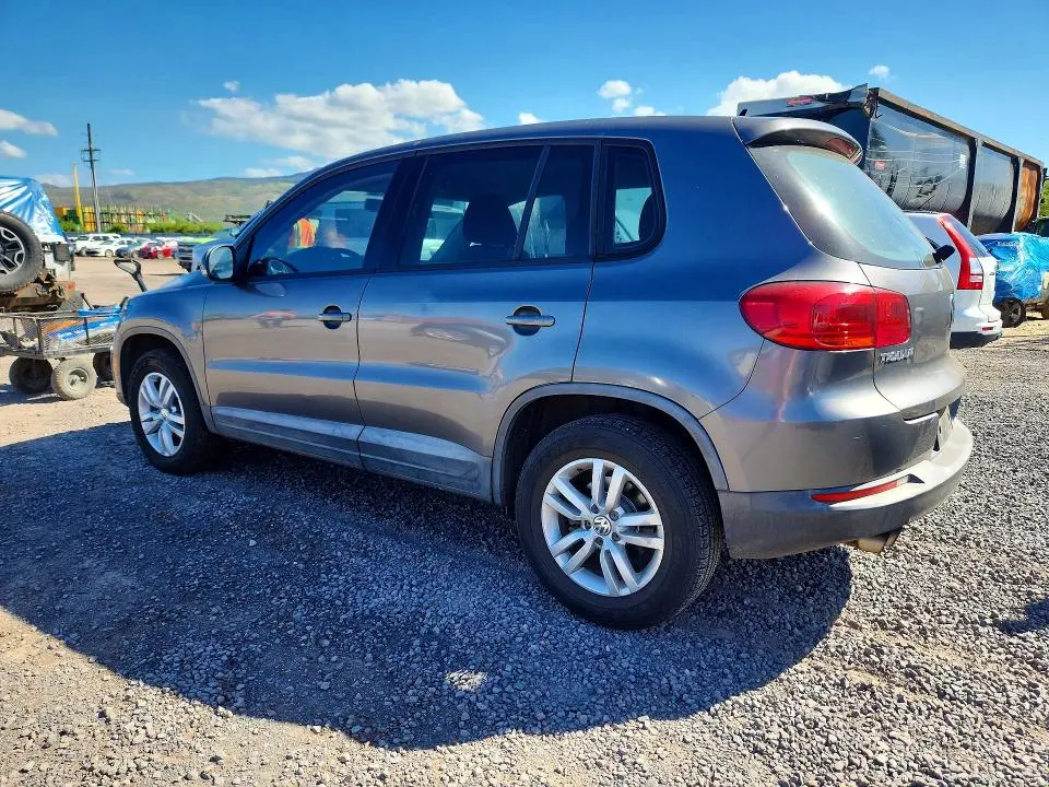 2012 VOLKSWAGEN TIGUAN S  