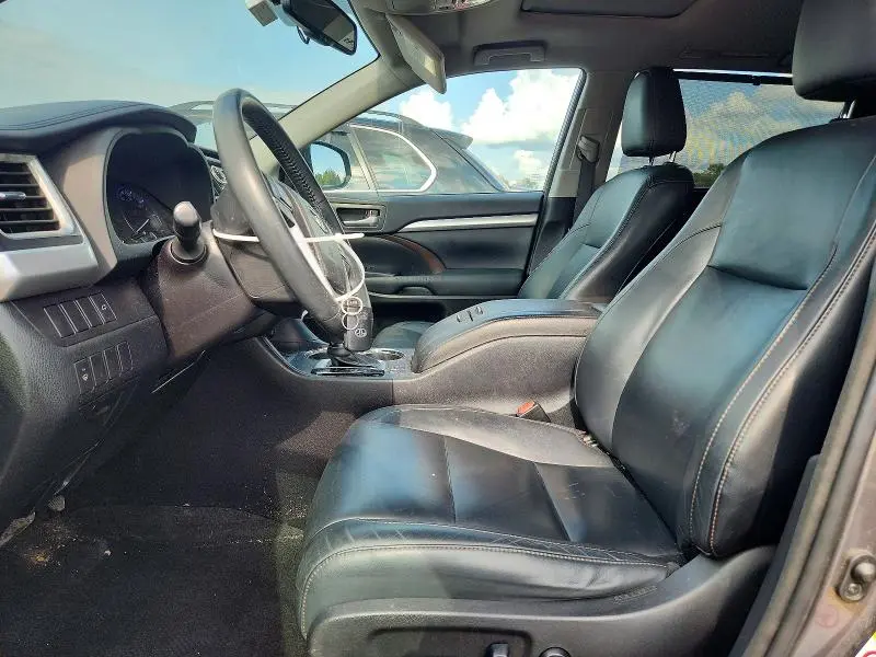 2015 TOYOTA HIGHLANDER XLE  