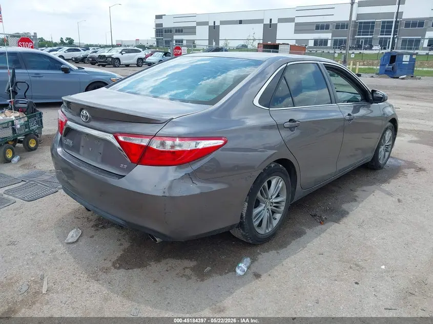 2015 TOYOTA CAMRY SE