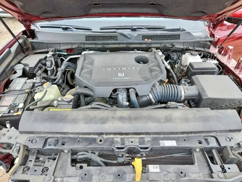 2025 INFINITI QX80 LUXE  
