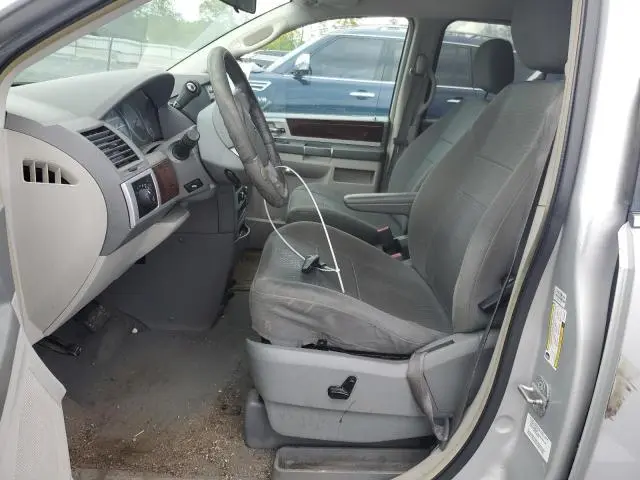 2010 CHRYSLER TOWN & COUNTRY TOURING  